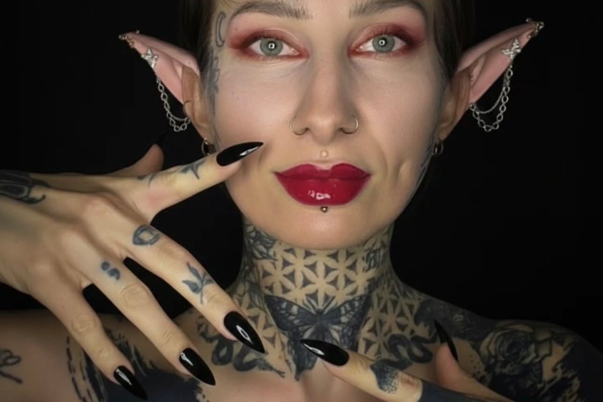 WHAT IS IT WITH GUYS AND THREESOMES?